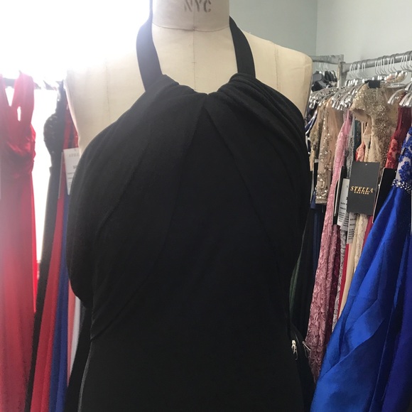 18165 beautiful black halter/off shoulder gown - Picture 2 of 4